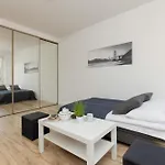Bright And Quiet Studio With Balcony In The Center Of Warsaw By Noclegi Renters
