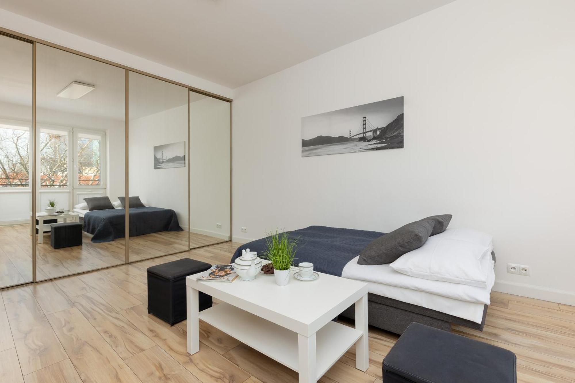 Apartament Bright And Quiet Studio With Balcony In The Center Of By Renters *