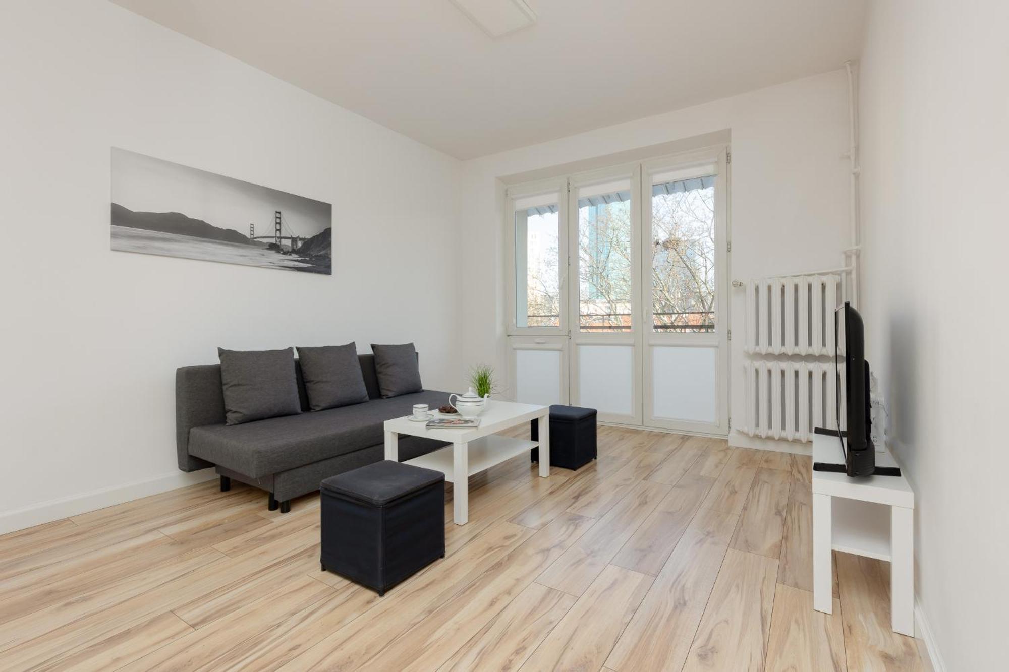 Bright And Quiet Studio With Balcony In The Center Of By Renters Warszawa