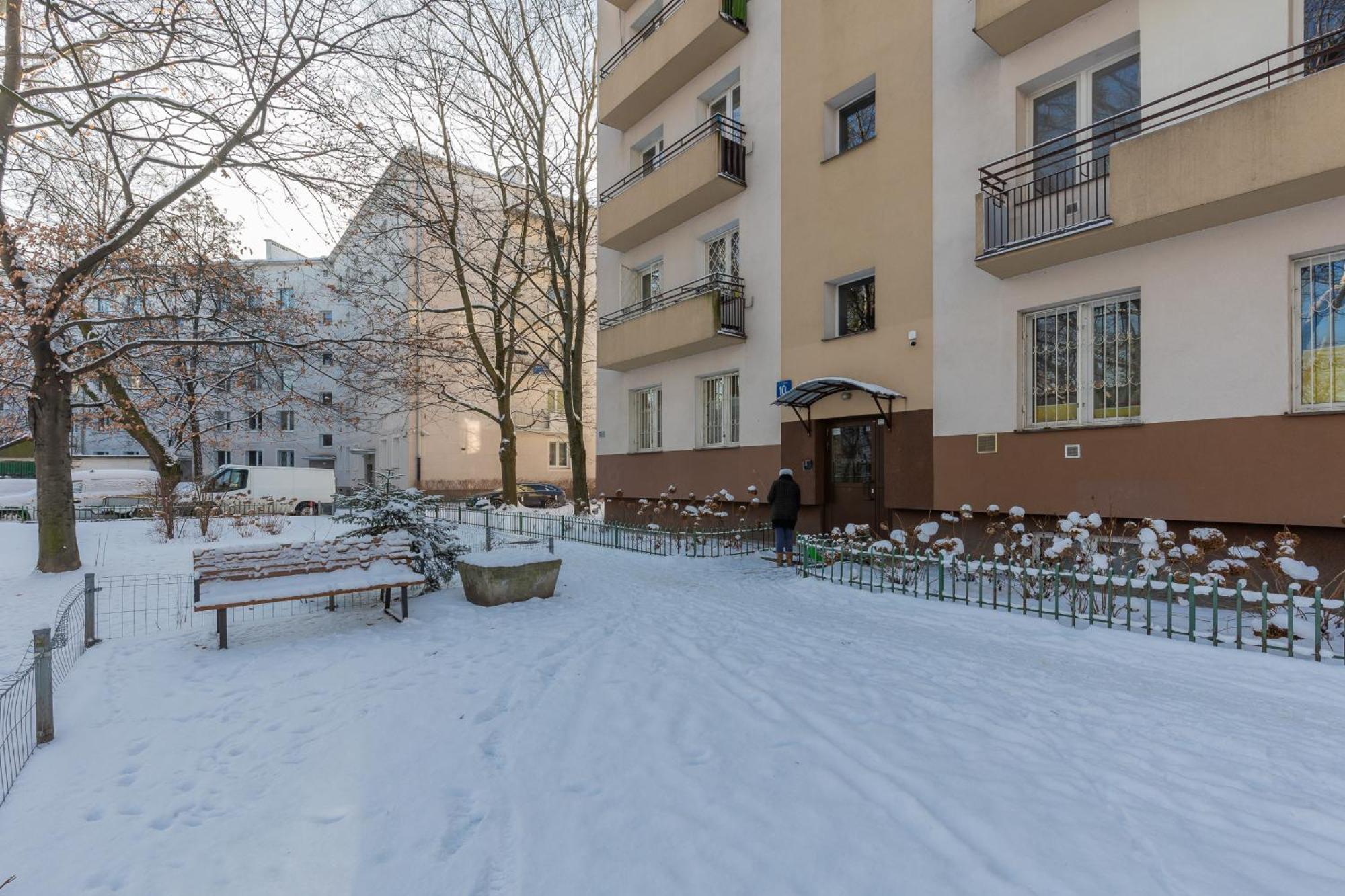 Bright And Quiet Studio With Balcony In The Center Of By Renters * Warsaw