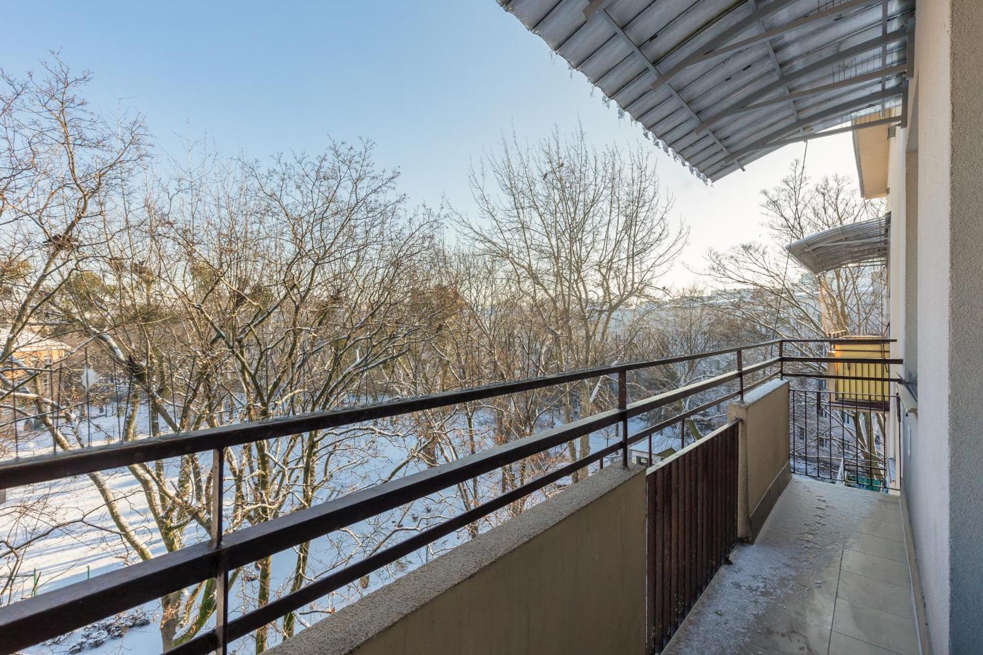 Bright And Quiet Studio With Balcony In The Center Of By Renters Apartment Warsaw